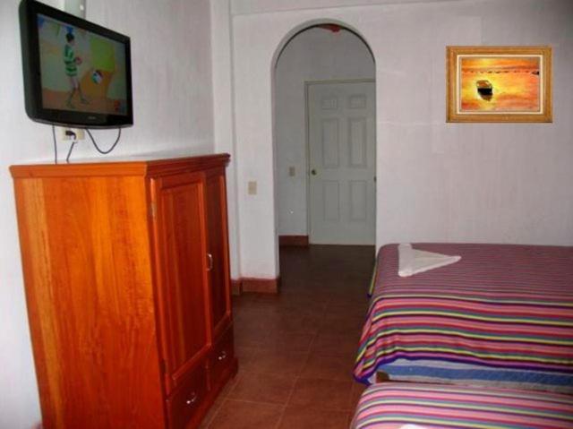 Hotel Y Suites Bugambilias Rincon de Guayabitos Quarto foto